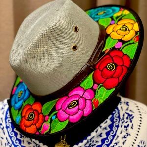 NWOT GORGEOUS FLOWERED HAT